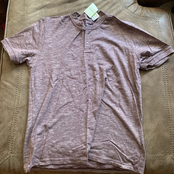 Lucky Brand T-Shirt - Picture 1 of 3